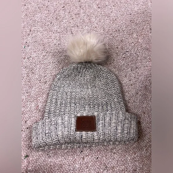 Love Your Melon | Accessories | 4 Beanie Bundle Love Your  display picture 1